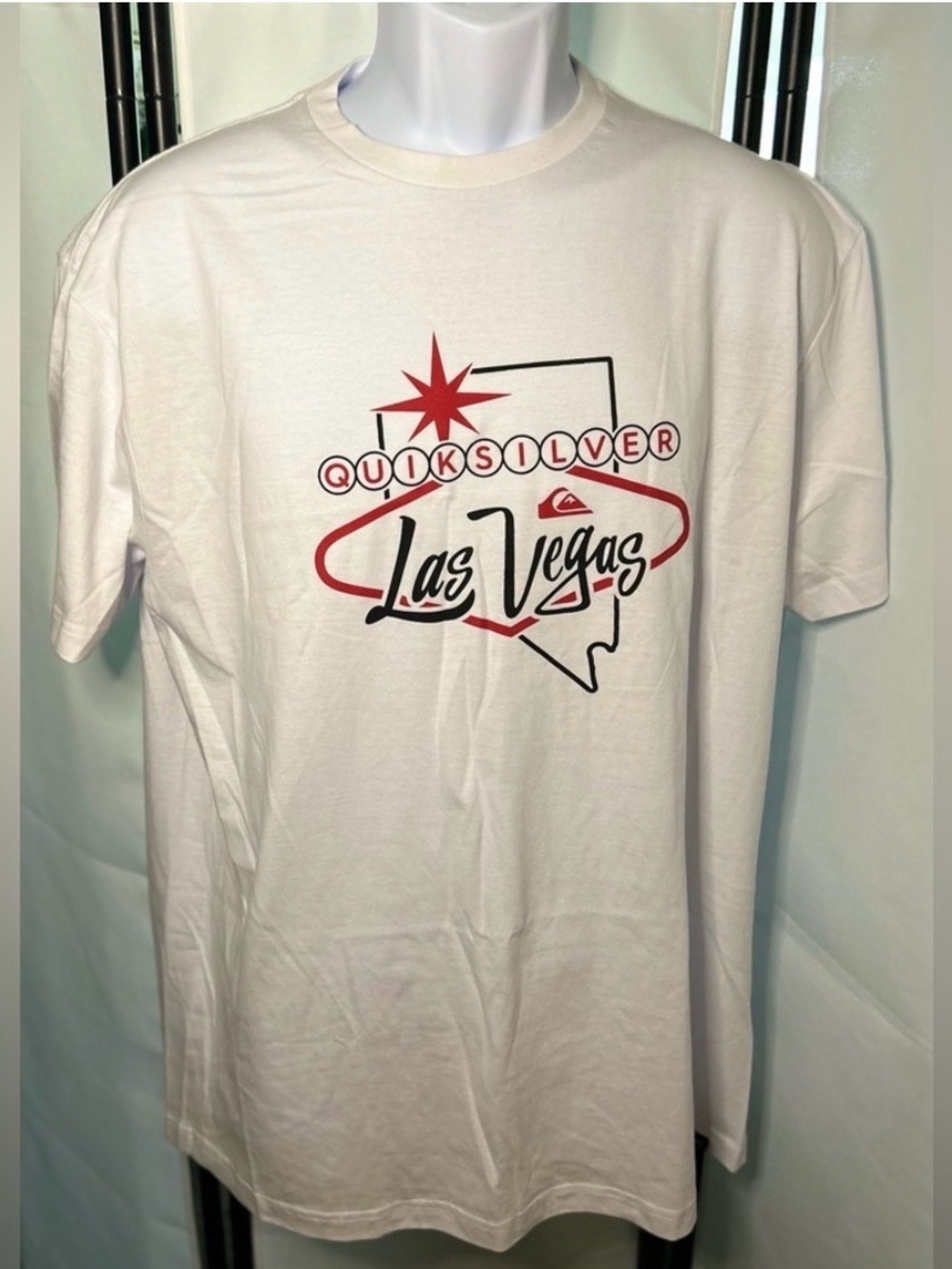 Quiksilver White Las Vegas Graphic Tee with Red & Black Print size XLarge